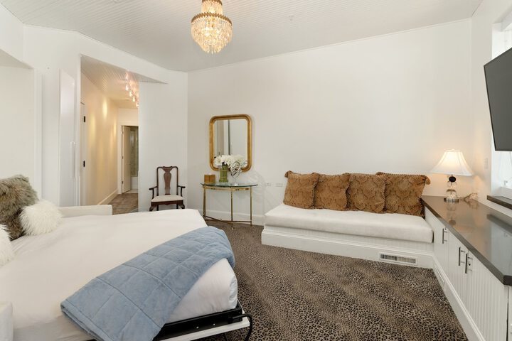 Room 46 of 127