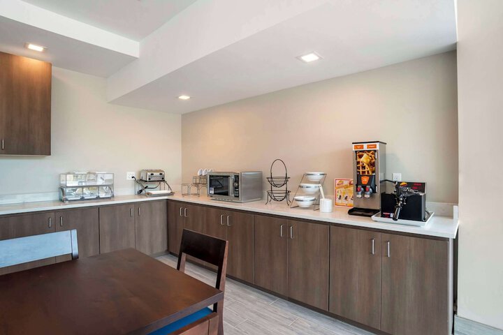 Breakfast/Coffee Service 39 of 47