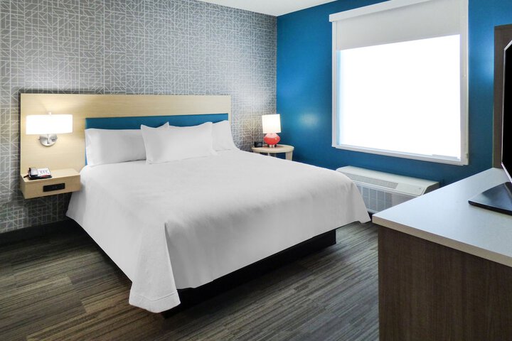 Room 2 of 9
