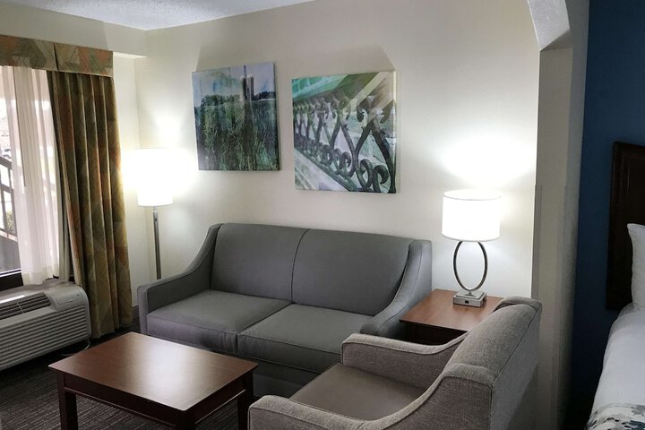 Room 7 of 13