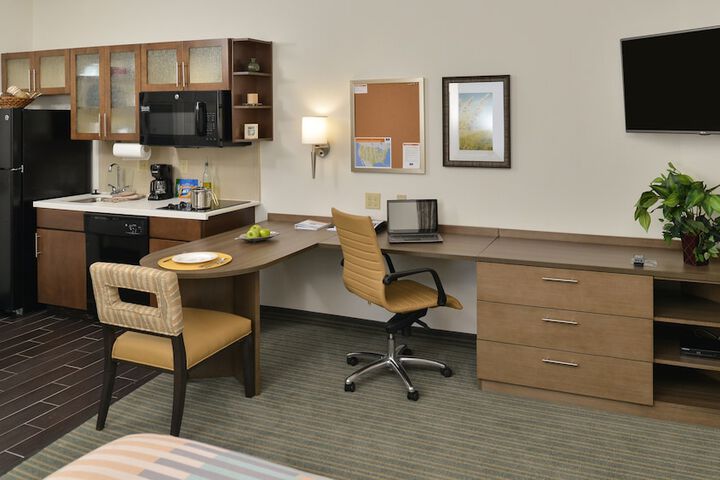 Room 16 of 36