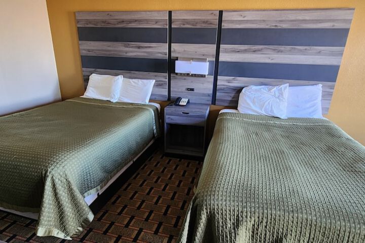 Room 8 of 17