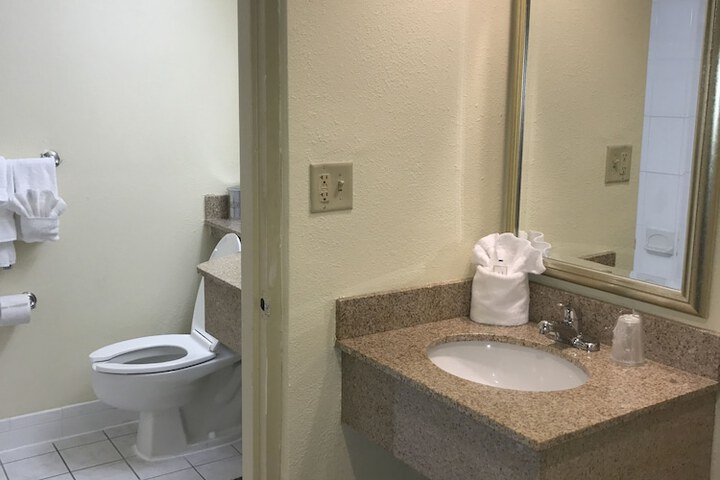 Room 22 of 49