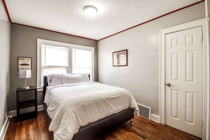 Automaniac Spot in the Heart of Pontiac 3 Beds 2 Baths