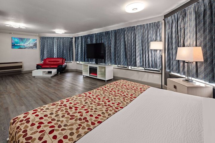 Room 34 of 60