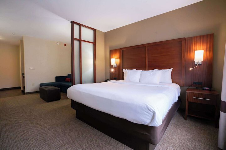 Comfort Suites Flowood - Jackson Airport (must meet transportation requirement)