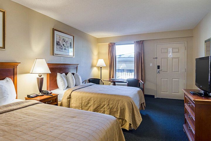 Room 10 of 30