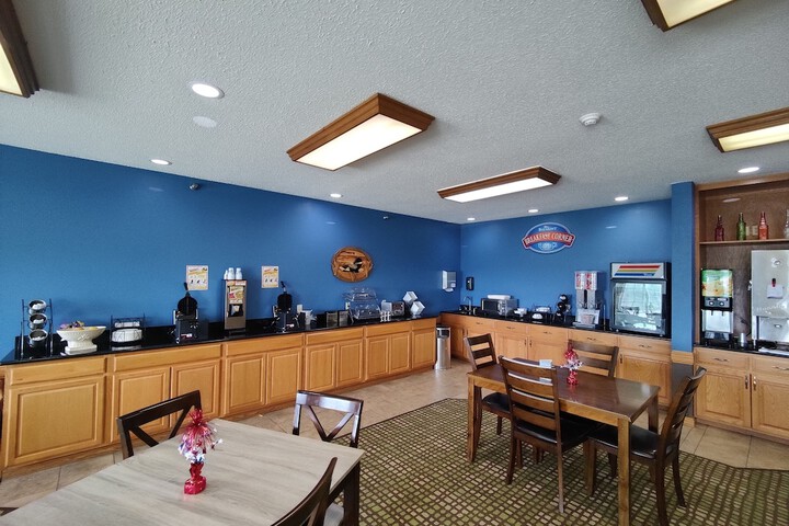 Baymont by Wyndham Albany MN