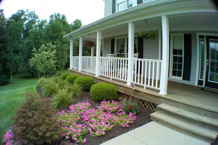 Pillow and Paddock B & B