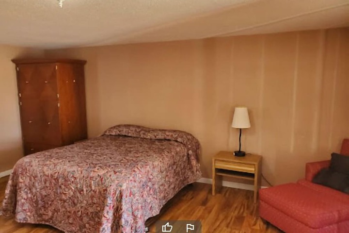 Room 9 of 9