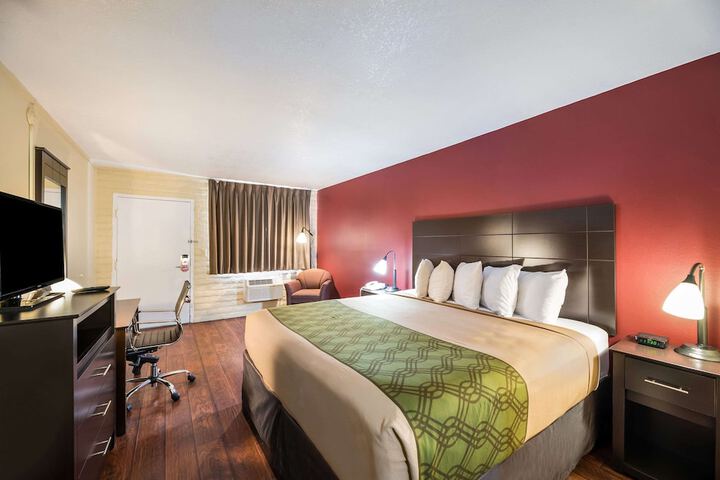 Room 28 of 37