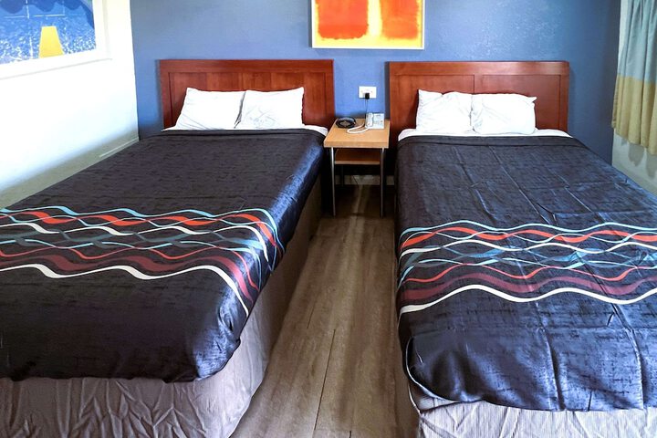Room 13 of 26