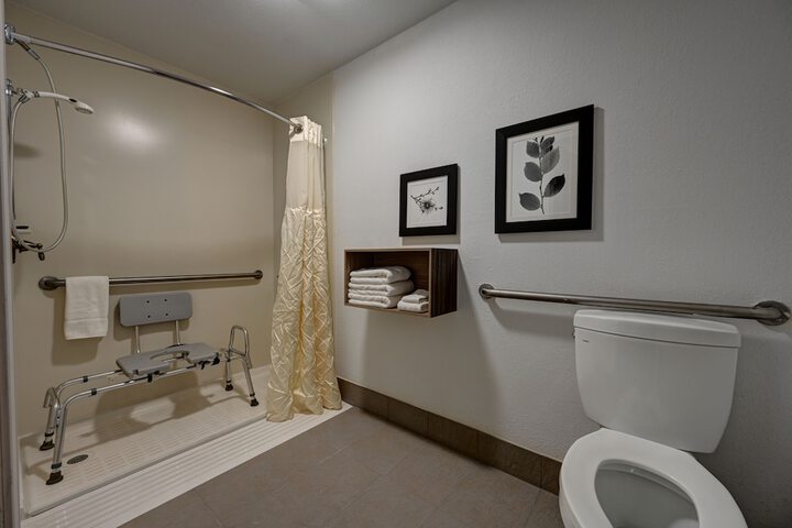 Country Inn & Suites by Radisson Pierre, SD
