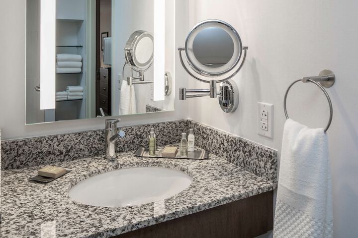 DoubleTree by Hilton Pittsburgh - Cranberry