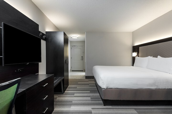 Holiday Inn Express & Suites Florence I-95 & I-20 Civic Center by IHG