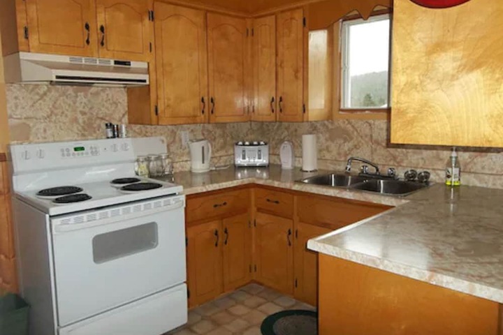 Gullivers Cove Oceanview Cottages