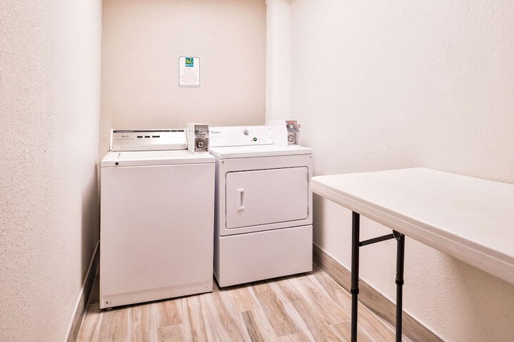 Room 13 of 48
