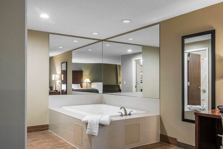 Room 15 of 35