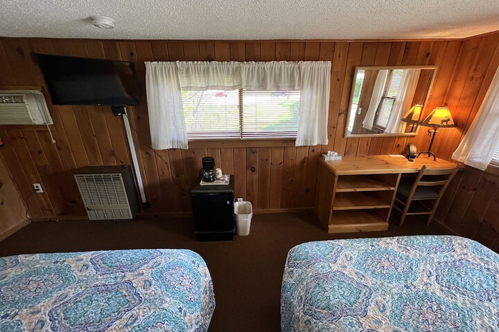 Room 13 of 28