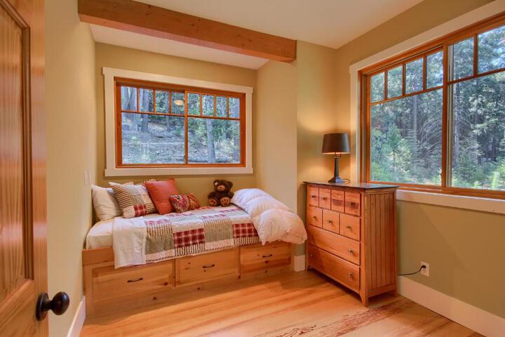 Aspen House in Fish Camp- 2 Miles from Yosemites South Entrance