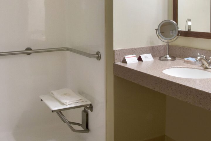 Crowne Plaza Cleveland Airport by IHG