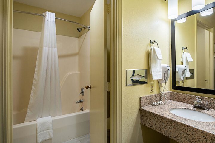 Quality Inn & Suites Greensburg I-74