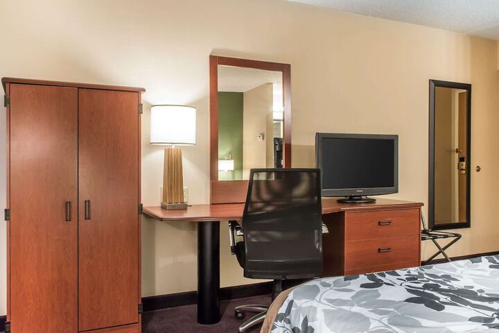 Room 22 of 43