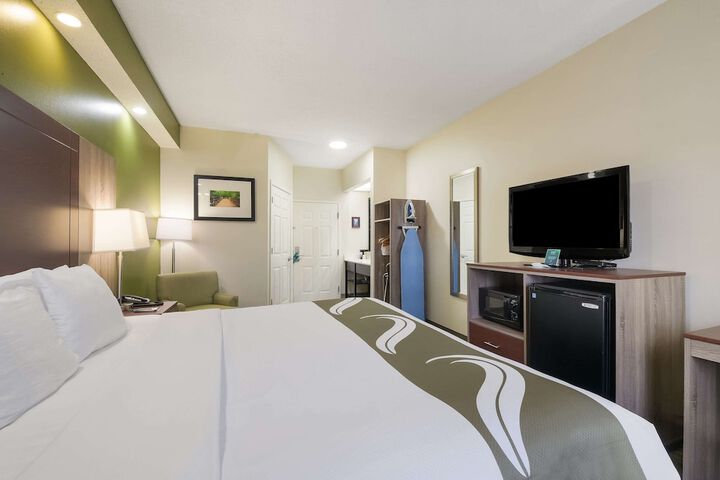 Room 18 of 25