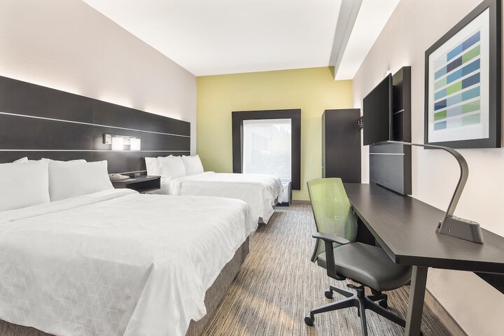 Room 16 of 40