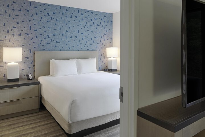 Hyatt House Columbus OSU / Short North
