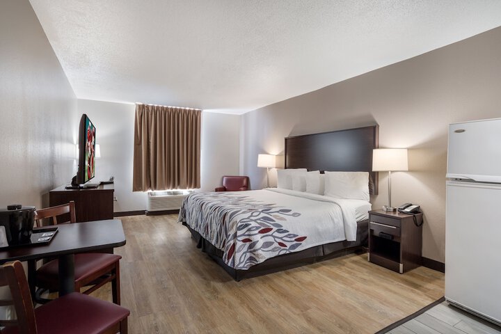 Room 32 of 46