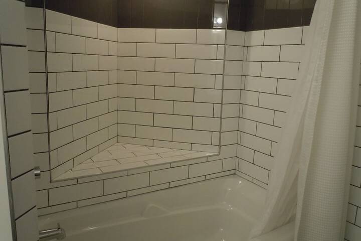 Room 10 of 77