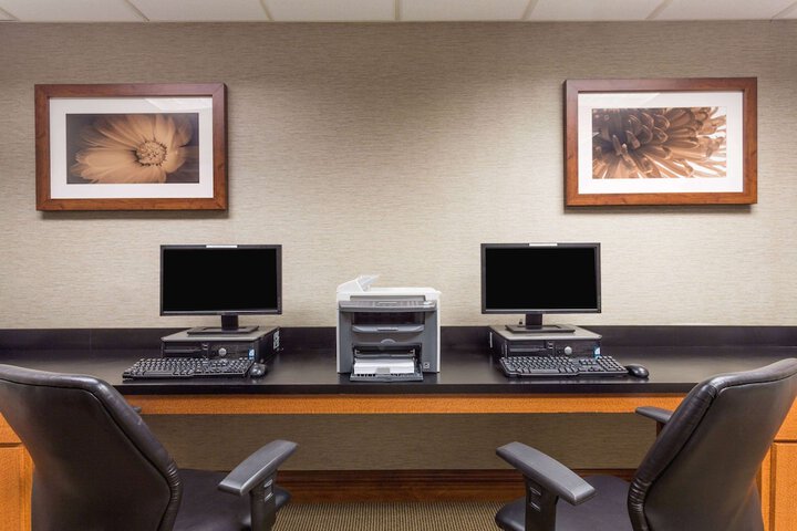 Business Center 34 of 34