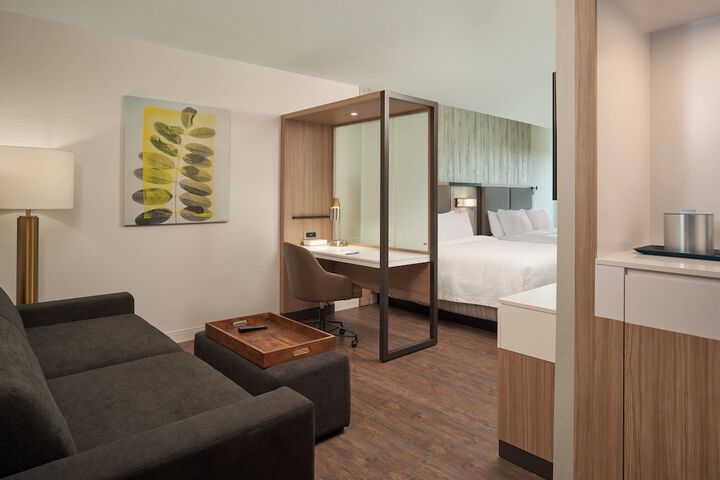 Room 12 of 25