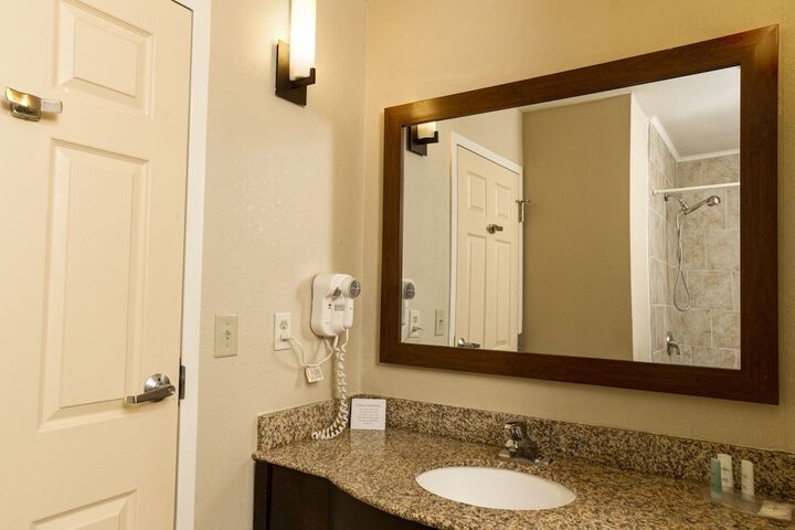 Room 9 of 26