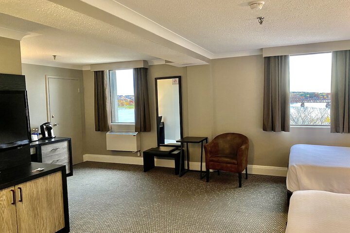 Room 225 of 354