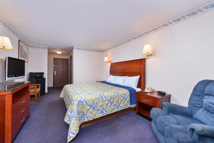 Room 25 of 43