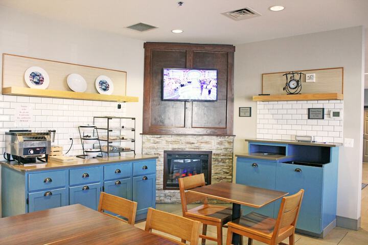 Breakfast/Coffee Service 43 of 46