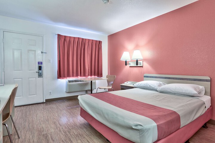 Room 28 of 51