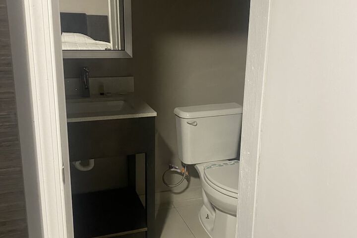 Room 9 of 17