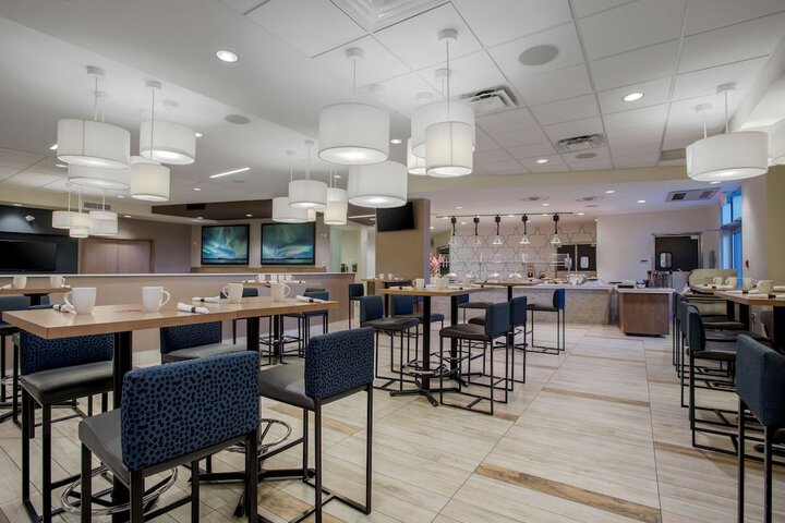Best Western Plus Sawridge Suites