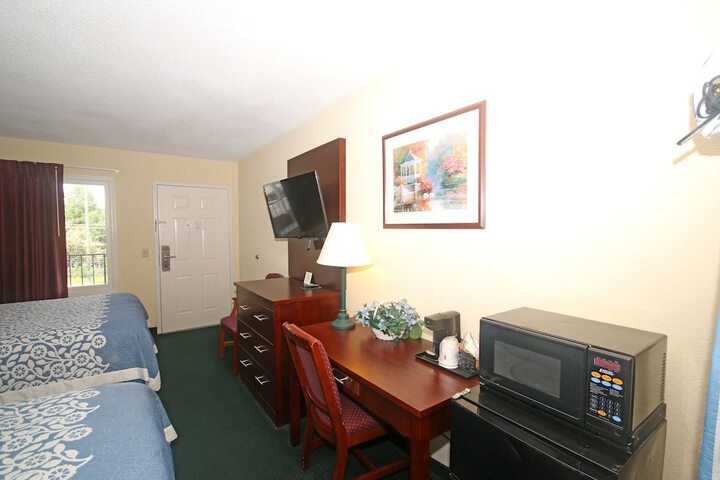 Room 17 of 40