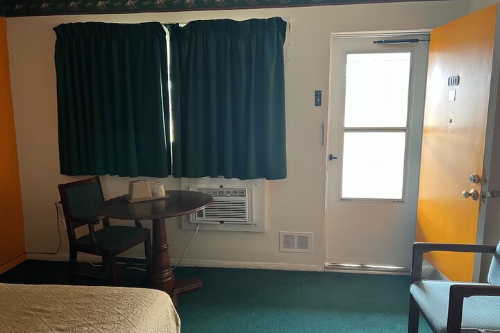 Room 15 of 16