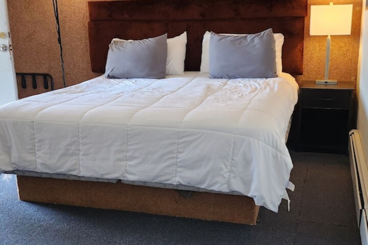 Room 5 of 35
