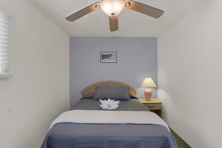 Room 27 of 70