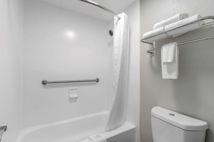 Room 4 of 52