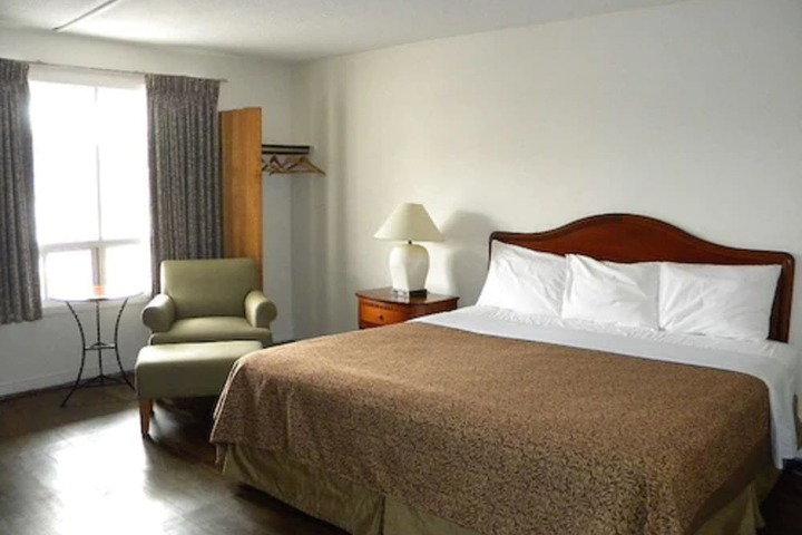Room 16 of 31