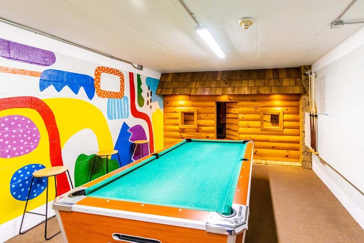 Room 18 of 33