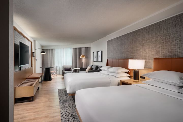 Sheraton Gateway Hotel in Toronto International Airport