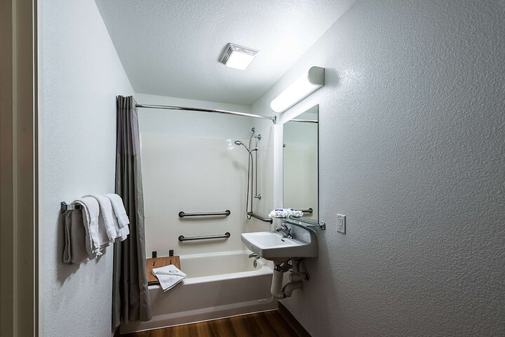 Room 18 of 33